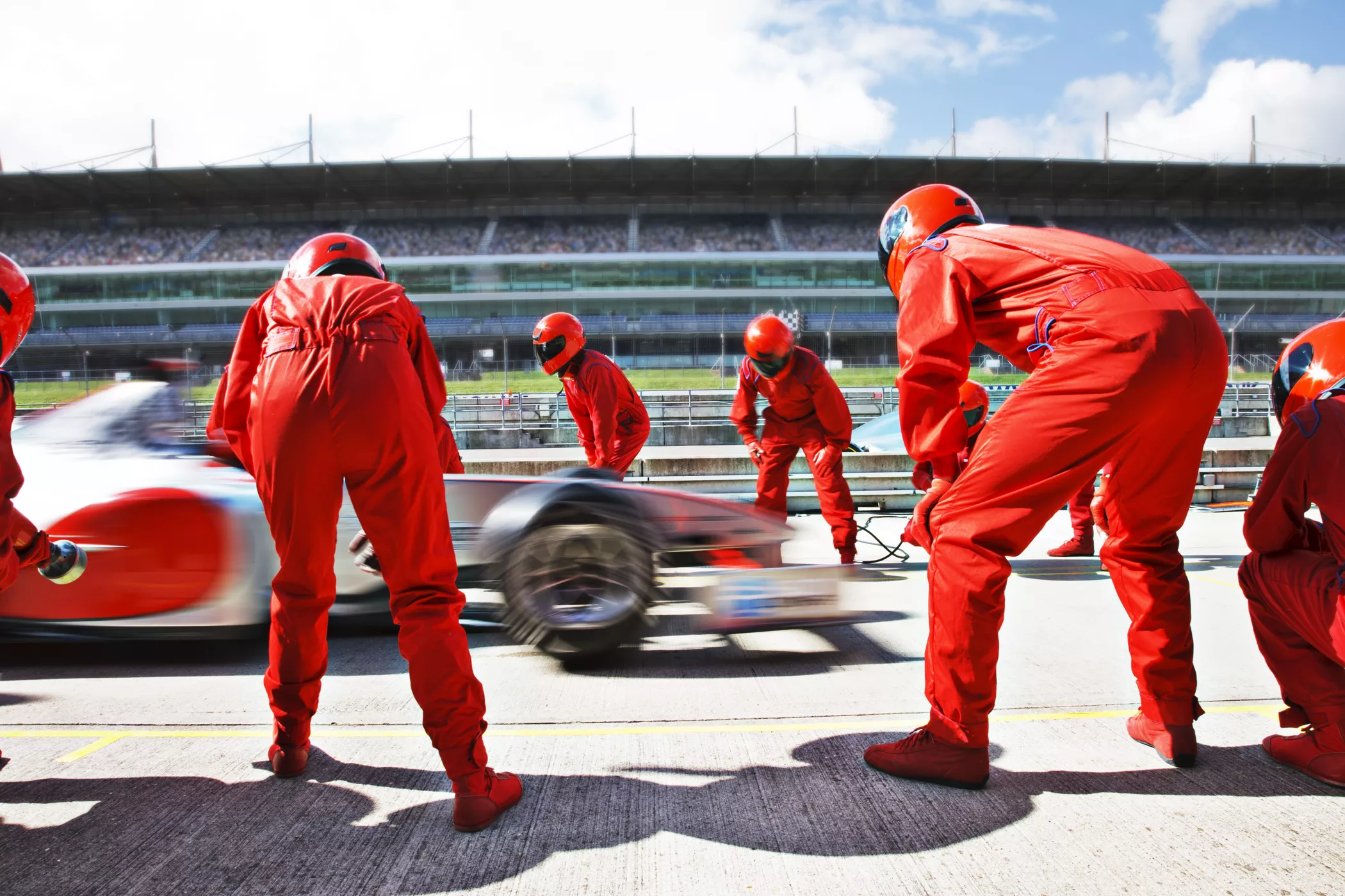 Motorsport-Szene: Präzision und Tempo im Team